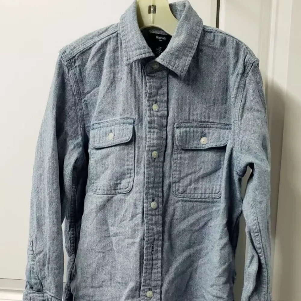 Gap Boys Button Up Shirt Size: Medium Long Sleeve